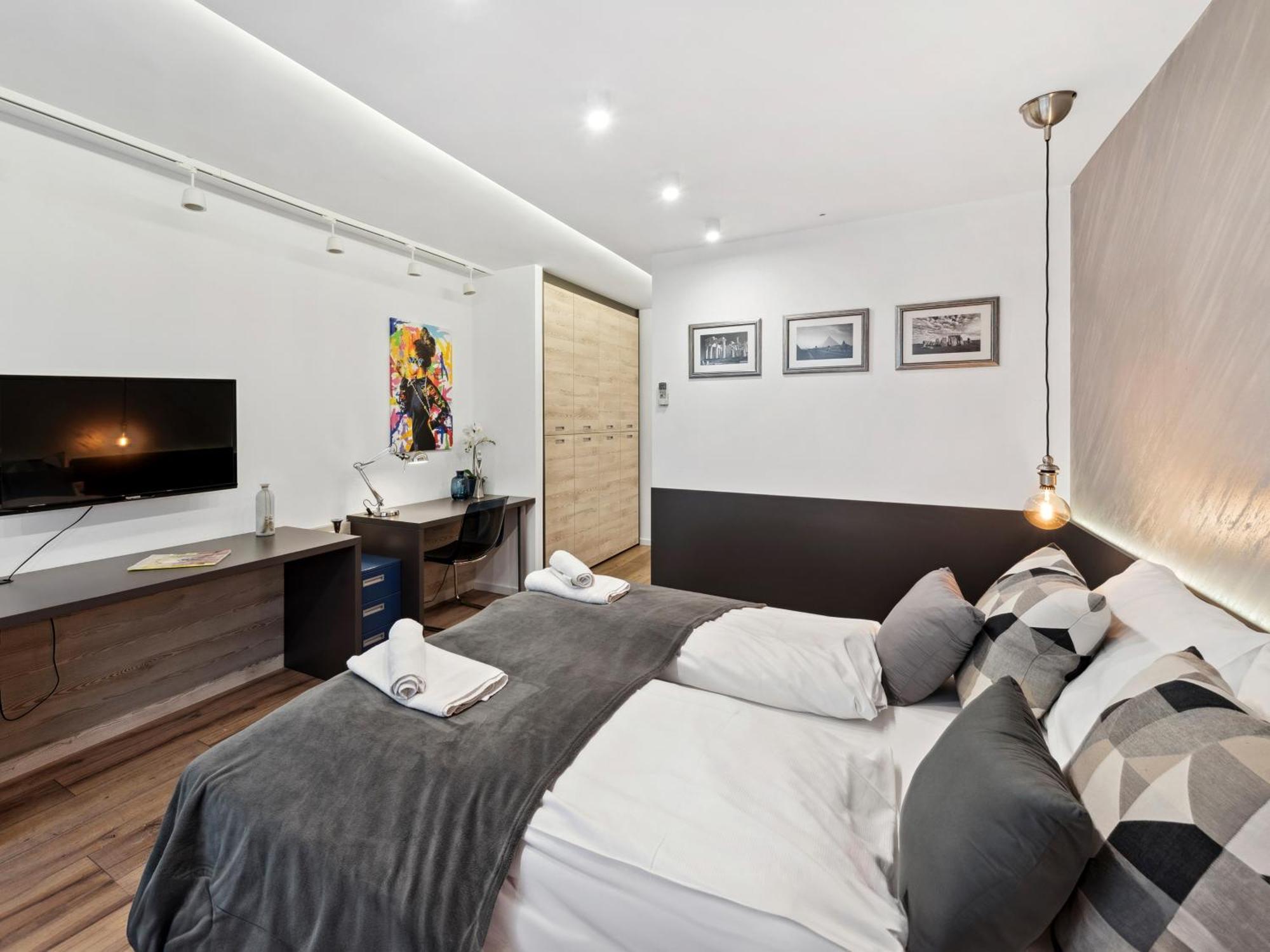 Sky9 District 6 Apartament *